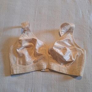 Playtex women's size 38D bra style 4693 beige New